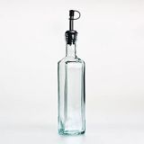 ACEITERA BOTELLA 0,50 L CUADRADA CON VERTEDOR *